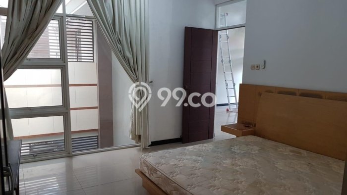 Jual Rumah Bagus Siap Huni LB 200m2 di Laweyan, Solo Jual Rumah Bagus Siap Huni LB 200m2 di Laweyan, Solo