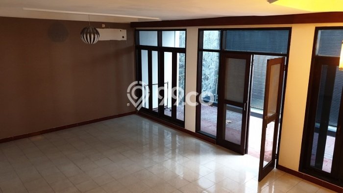 Siap Huni Rumah Mewah 4 Kamar di Kebayoran Baru Dekat ke Mana Saja Siap Huni Rumah Mewah 4 Kamar di Kebayoran Baru Dekat ke Mana Saja