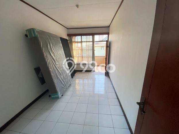 Dijual Rumah 6 Kamar Lokasi Ideal Bagus dan Strategis di Batununggal Dijual Rumah 6 Kamar Lokasi Ideal Bagus dan Strategis di Batununggal