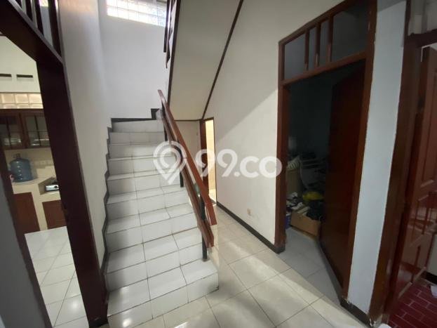 Dijual Rumah 6 Kamar Lokasi Ideal Bagus dan Strategis di Batununggal Dijual Rumah 6 Kamar Lokasi Ideal Bagus dan Strategis di Batununggal