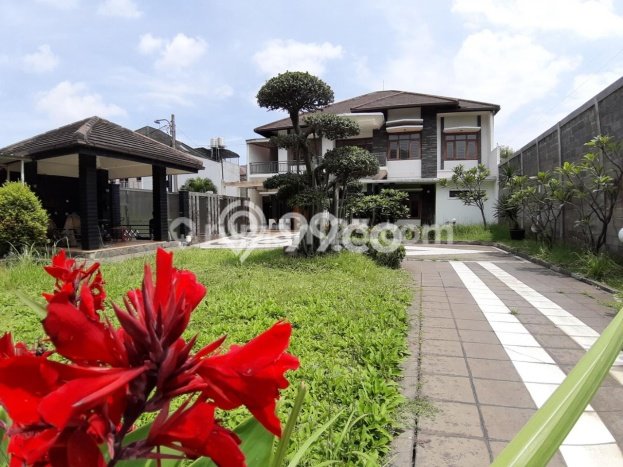 Rumah Eksklusif lokasi Mekar Wangi, Bandung, Luas 969m² Bangunan 450m² Rumah Eksklusif lokasi Mekar Wangi, Bandung, Luas 969m² Bangunan 450m²
