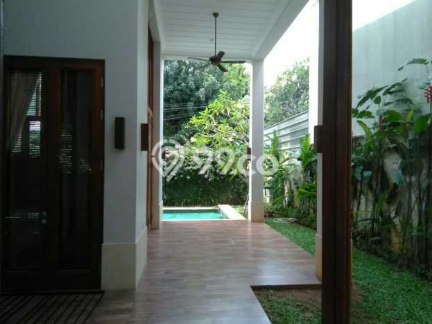 Rumah Mewah dan Megah dalam Cluster Cipete, jakarta Selatan Rumah Mewah dan Megah dalam Cluster Cipete, jakarta Selatan