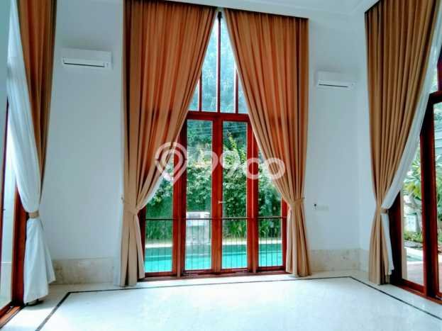 Rumah Mewah dan Megah dalam Cluster Cipete, jakarta Selatan Rumah Mewah dan Megah dalam Cluster Cipete, jakarta Selatan