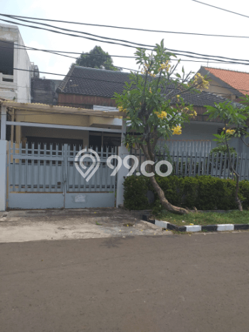 Rumah Elit Modern Tanpa Renovasi di Kemanggisan Jakarta Barat Rumah Elit Modern Tanpa Renovasi di Kemanggisan Jakarta Barat