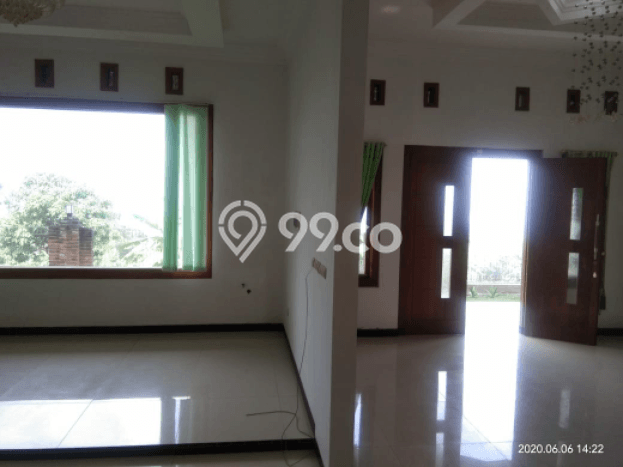 Jual Rumah Bagus Siap Huni LB 200m2 di Bandungan, Semarang Jual Rumah Bagus Siap Huni LB 200m2 di Bandungan, Semarang