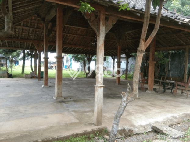 Jual Rumah Bagus Siap Huni LB 200m2 di Bandungan, Semarang Jual Rumah Bagus Siap Huni LB 200m2 di Bandungan, Semarang