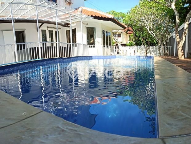 LIMITED OFFER! Rumah Berkualitas area Jimbaran, Luas 318m² LB 140m² LIMITED OFFER! Rumah Berkualitas area Jimbaran, Luas 318m² LB 140m²