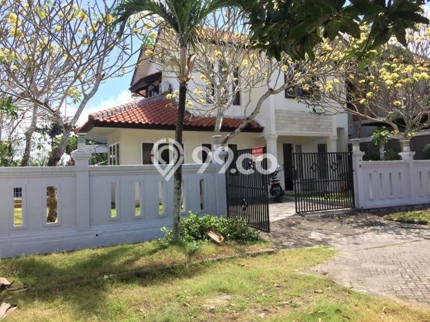 LIMITED OFFER! Rumah Berkualitas area Jimbaran, Luas 318m² LB 140m² LIMITED OFFER! Rumah Berkualitas area Jimbaran, Luas 318m² LB 140m²