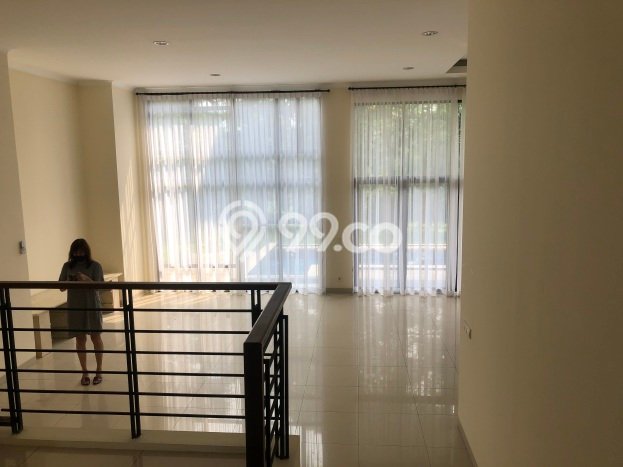 Luxury Modern House For Lease BSD City Area (SPACIOUS BACKYARD & SWIMMING POOL) Luxury Modern House For Lease BSD City Area (SPACIOUS BACKYARD & SWIMMING POOL)