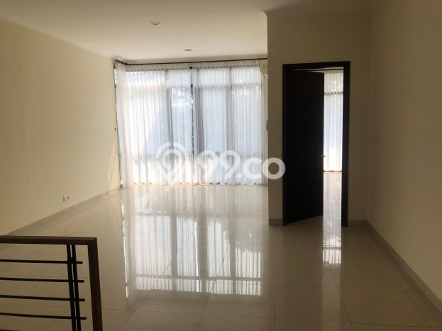 Luxury Modern House For Lease BSD City Area (SPACIOUS BACKYARD & SWIMMING POOL) Luxury Modern House For Lease BSD City Area (SPACIOUS BACKYARD & SWIMMING POOL)