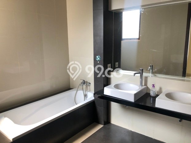 Luxury Modern House For Lease BSD City Area (SPACIOUS BACKYARD & SWIMMING POOL) Luxury Modern House For Lease BSD City Area (SPACIOUS BACKYARD & SWIMMING POOL)