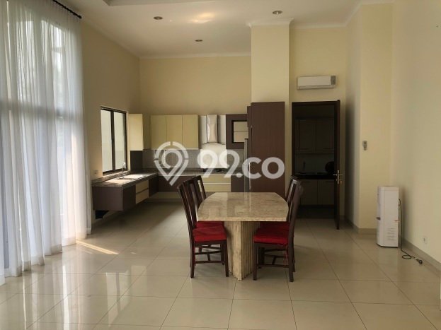 Luxury Modern House For Lease BSD City Area (SPACIOUS BACKYARD & SWIMMING POOL) Luxury Modern House For Lease BSD City Area (SPACIOUS BACKYARD & SWIMMING POOL)