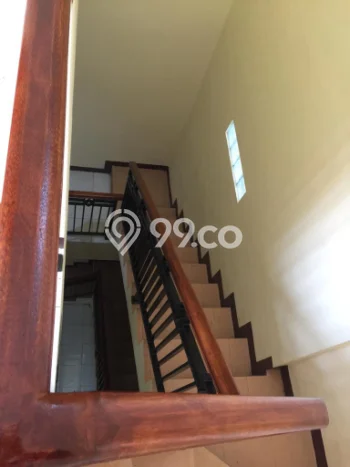 Rumah Strategis Minimalis Lb 150m2 di Ciledug, Tangerang Rumah Strategis Minimalis Lb 150m2 di Ciledug, Tangerang