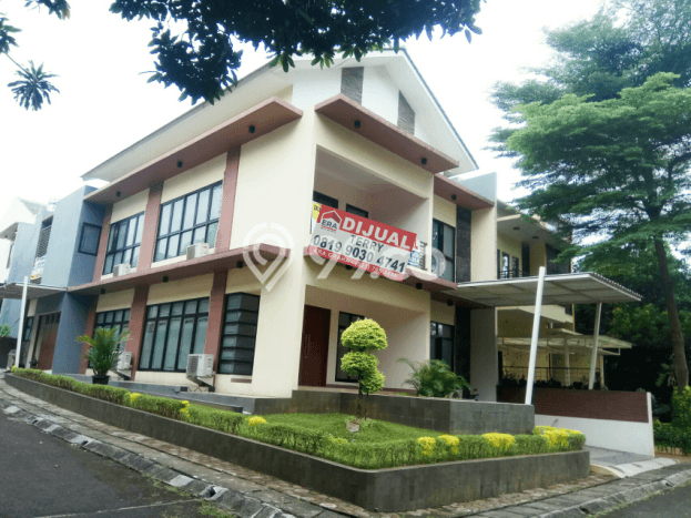 Rumah Mewah Dijual LT 200m2 di Ciputat Timur, Tangerang Selatan Rumah Mewah Dijual LT 200m2 di Ciputat Timur, Tangerang Selatan