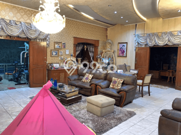Hunian Mewah Siap Huni LT 410m2 di Banjarsari, Solo Hunian Mewah Siap Huni LT 410m2 di Banjarsari, Solo