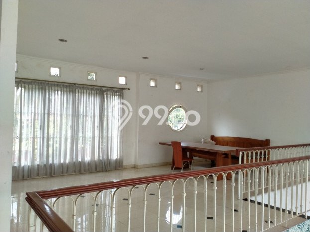 Rumah Elit Modern Siap Huni di Cibubur Jakarta Timur Rumah Elit Modern Siap Huni di Cibubur Jakarta Timur
