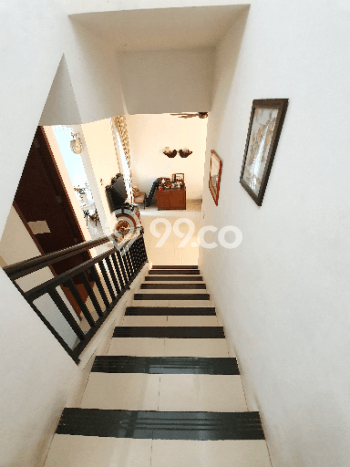 Rumah Mewah LT 105m² Dekat Pusat Kota di Cilandak, Jakarta Selatan Rumah Mewah LT 105m² Dekat Pusat Kota di Cilandak, Jakarta Selatan
