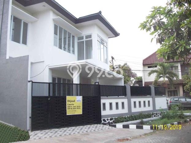 HUNIAN PILIHAN! Rumah area Kutisari, LT 1m2m² Bangunan 300m2m² HUNIAN PILIHAN! Rumah area Kutisari, LT 1m2m² Bangunan 300m2m²