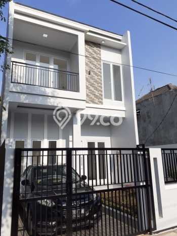 Rumah Strategis Minimalis Lb 150m2 di Duren Sawit, Jakarta Timur Rumah Strategis Minimalis Lb 150m2 di Duren Sawit, Jakarta Timur