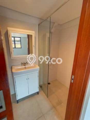 Rumah Bagus di Kebayoran Lama, Jakarta Selatan, Luas 240m² Bangunan 335m² HARGA MENARIK! Rumah Bagus di Kebayoran Lama, Jakarta Selatan, Luas 240m² Bangunan 335m² HARGA MENARIK!