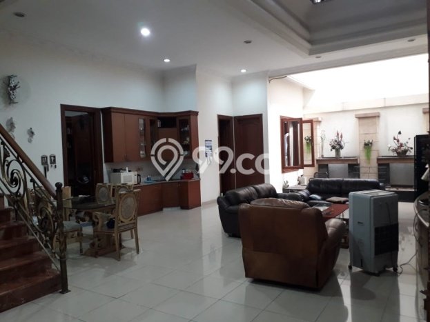 Rumah Elit LB 400m2 Siap Huni Desain Elegan di Permata Buana, Jakarta Barat Rumah Elit LB 400m2 Siap Huni Desain Elegan di Permata Buana, Jakarta Barat