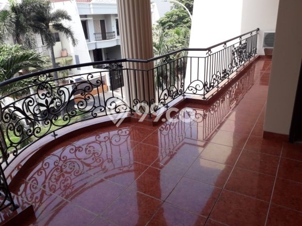 Rumah Elit LB 400m2 Siap Huni Desain Elegan di Permata Buana, Jakarta Barat Rumah Elit LB 400m2 Siap Huni Desain Elegan di Permata Buana, Jakarta Barat