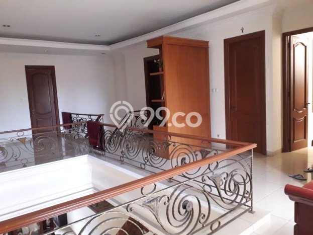 Rumah Elit LB 400m2 Siap Huni Desain Elegan di Permata Buana, Jakarta Barat Rumah Elit LB 400m2 Siap Huni Desain Elegan di Permata Buana, Jakarta Barat