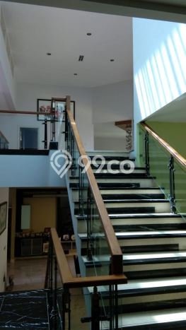 Rumah Elit Modern Tanpa Renovasi di BSD City Tangerang Rumah Elit Modern Tanpa Renovasi di BSD City Tangerang