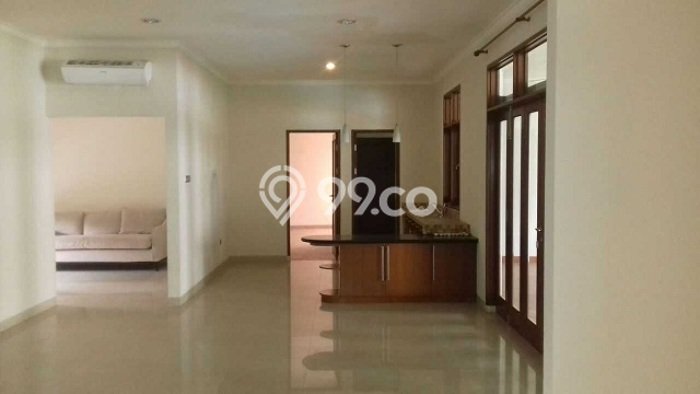 Lokasi strategis! Rumah siap pakai disewakan di Cilandak LB 450m2 Lokasi strategis! Rumah siap pakai disewakan di Cilandak LB 450m2