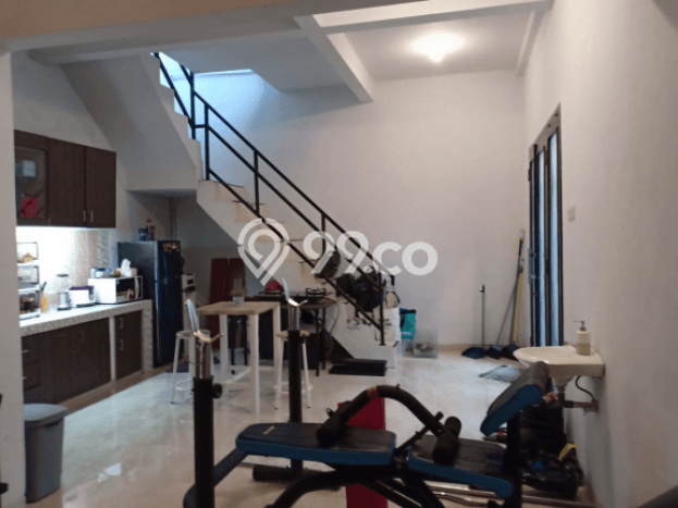 Dijual Cepat Rumah Bagus Siap Huni LB 200m2 di Colomadu, Solo Dijual Cepat Rumah Bagus Siap Huni LB 200m2 di Colomadu, Solo