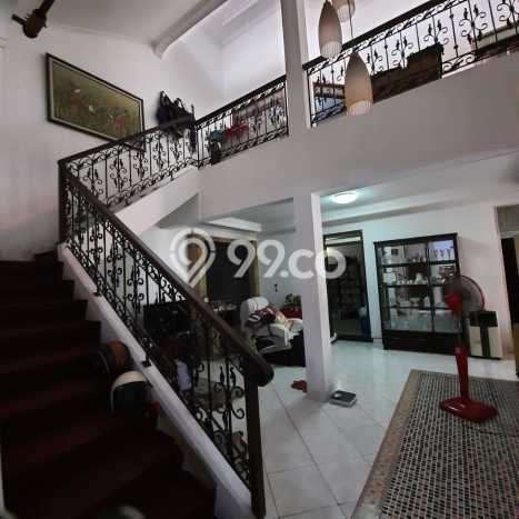 Rumah Modern 4 KT di Bintaro Tangerang Selatan Semi Furnished Rumah Modern 4 KT di Bintaro Tangerang Selatan Semi Furnished
