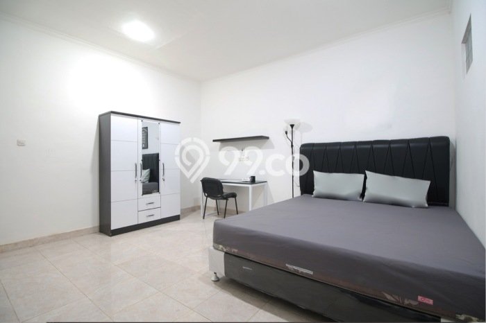 Rumah Menguntungkan di Rajabasa, Dekat Kawasan Komersial, Bandar Lampung - 106 Kamar Tidur Rumah Menguntungkan di Rajabasa, Dekat Kawasan Komersial, Bandar Lampung - 106 Kamar Tidur