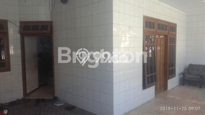 Hunian Asri 6 Kamar Tidur Dekat Pusat Kota di Buduran, Sidoarjo Hunian Asri 6 Kamar Tidur Dekat Pusat Kota di Buduran, Sidoarjo