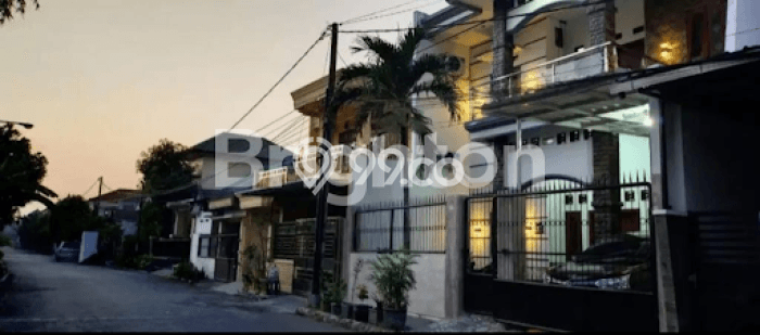 HUNIAN PILIHAN! Rumah kawasan Buduran, 5 KM, Area Strategis, Luas 160m² Bangunan 300m² HUNIAN PILIHAN! Rumah kawasan Buduran, 5 KM, Area Strategis, Luas 160m² Bangunan 300m²
