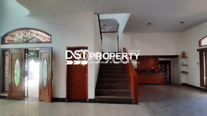 Bisa KPR! Rumah Strategis area , LT 395m2m² LB 300m2m² Bisa KPR! Rumah Strategis area , LT 395m2m² LB 300m2m²