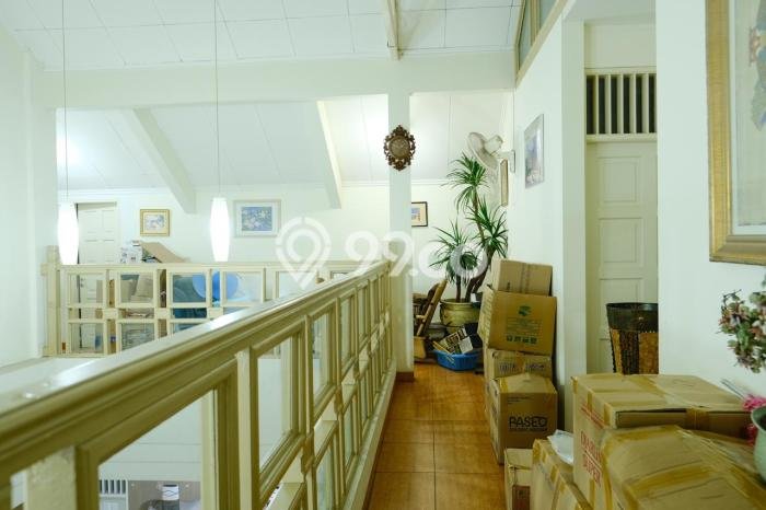 Rumah luas di Jl. Cemara Cipete Selatan, Cilandak Jakarta Selatan Rumah luas di Jl. Cemara Cipete Selatan, Cilandak Jakarta Selatan