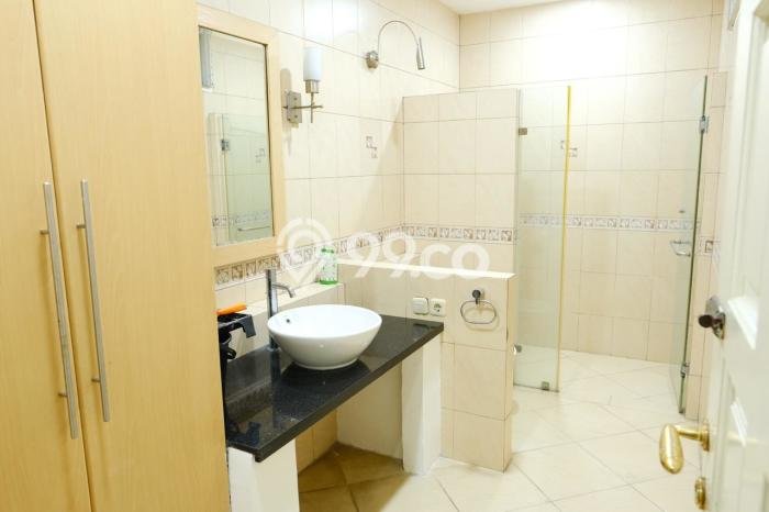 Rumah luas di Jl. Cemara Cipete Selatan, Cilandak Jakarta Selatan Rumah luas di Jl. Cemara Cipete Selatan, Cilandak Jakarta Selatan