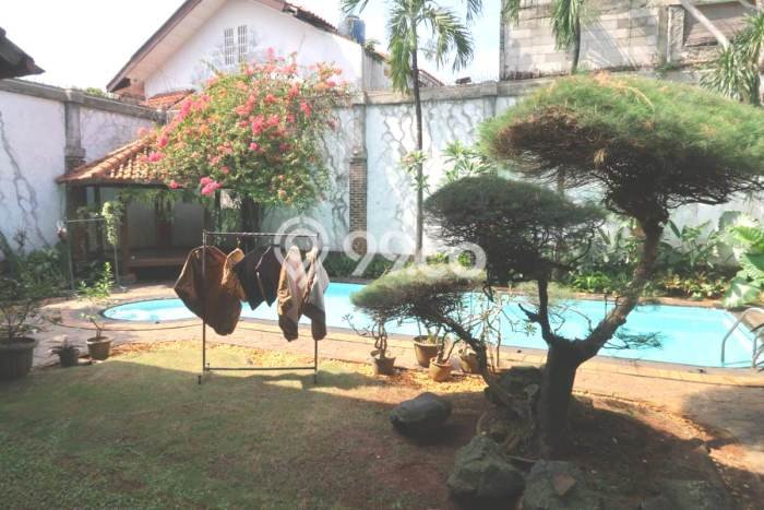 Rumah Mewah LB 550m2 Siap Huni Desain Elegan di Cipete, Jakarta Selatan Rumah Mewah LB 550m2 Siap Huni Desain Elegan di Cipete, Jakarta Selatan
