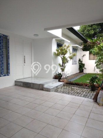 Rumah Eksklusif Dijual LT 300m2 di Cinere, Depok Rumah Eksklusif Dijual LT 300m2 di Cinere, Depok