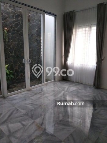Rumah Eksklusif Dijual LT 300m2 di Cinere, Depok Rumah Eksklusif Dijual LT 300m2 di Cinere, Depok