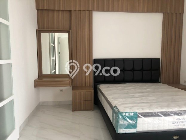 Disewakan Rumah Konsep Modern di Lippo Cikarang Cikarang dengan 5 KT Disewakan Rumah Konsep Modern di Lippo Cikarang Cikarang dengan 5 KT