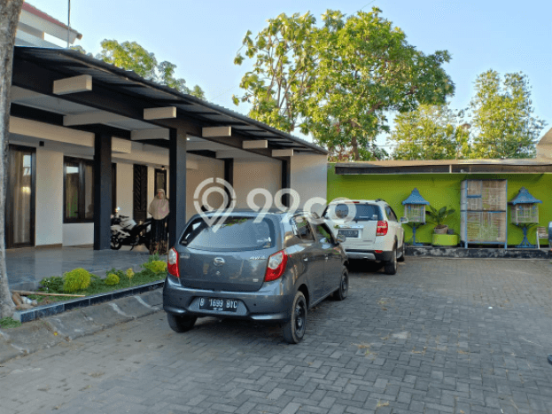 Jual Rumah Bagus Siap Huni LB 200m2 di Colomadu, Karanganyar Jual Rumah Bagus Siap Huni LB 200m2 di Colomadu, Karanganyar