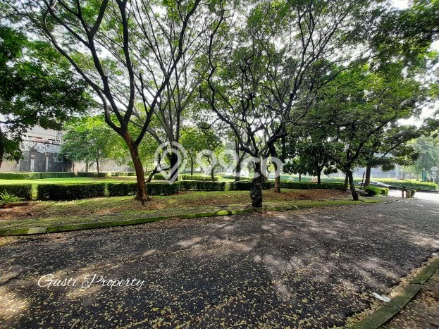 Dijual Rumah Luas Megah Dengan View Cantik di Bintaro, Jakarta Selatan Dijual Rumah Luas Megah Dengan View Cantik di Bintaro, Jakarta Selatan