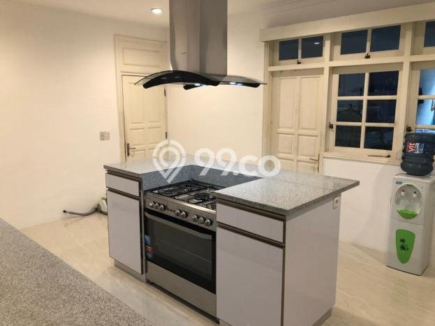 Rumah Mewah LB 550m2 Siap Pakai Desain Elegan di Pejaten, Jakarta Selatan Rumah Mewah LB 550m2 Siap Pakai Desain Elegan di Pejaten, Jakarta Selatan