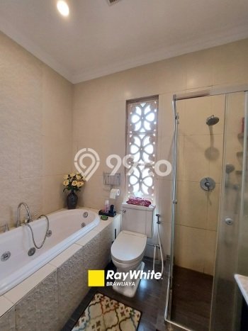 Disewakan! Rumah 3 Kamar Tidur &
3 Kamar Mandi di Cipete, Jakarta Selatan Disewakan! Rumah 3 Kamar Tidur &
3 Kamar Mandi di Cipete, Jakarta Selatan