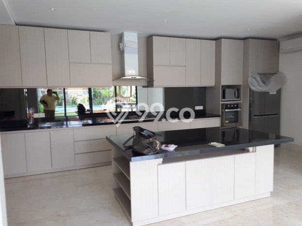 Dijual Rumah Mewah Megah Dengan View Eksklusif di Kemang, Jakarta Selatan Dijual Rumah Mewah Megah Dengan View Eksklusif di Kemang, Jakarta Selatan