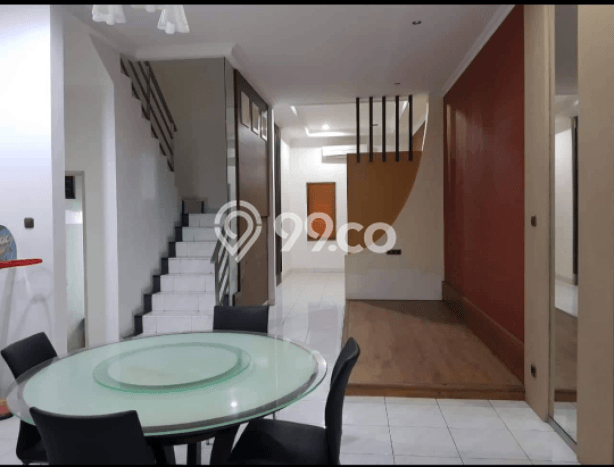 Rumah Elit LB 240m2 Siap Huni Desain Elegan di Taman Ratu, Jakarta Barat Rumah Elit LB 240m2 Siap Huni Desain Elegan di Taman Ratu, Jakarta Barat