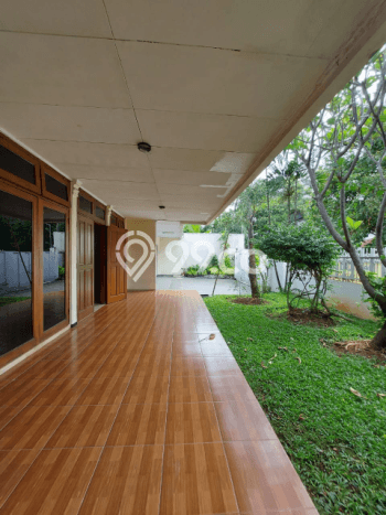 Ready to Use! Luxury House LT 1018m2 Desain Modern di Kemang Ready to Use! Luxury House LT 1018m2 Desain Modern di Kemang