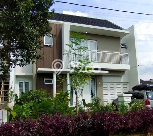 Rumah kawasan Cinere, Depok, Luas 300m² Bangunan 156m² Rumah kawasan Cinere, Depok, Luas 300m² Bangunan 156m²