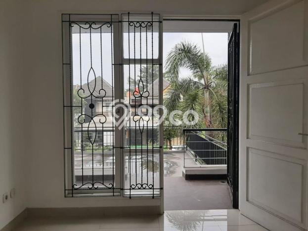 Hunian Cantik Minimalis Lb 250m2 di Serpong, Tangerang Selatan Hunian Cantik Minimalis Lb 250m2 di Serpong, Tangerang Selatan